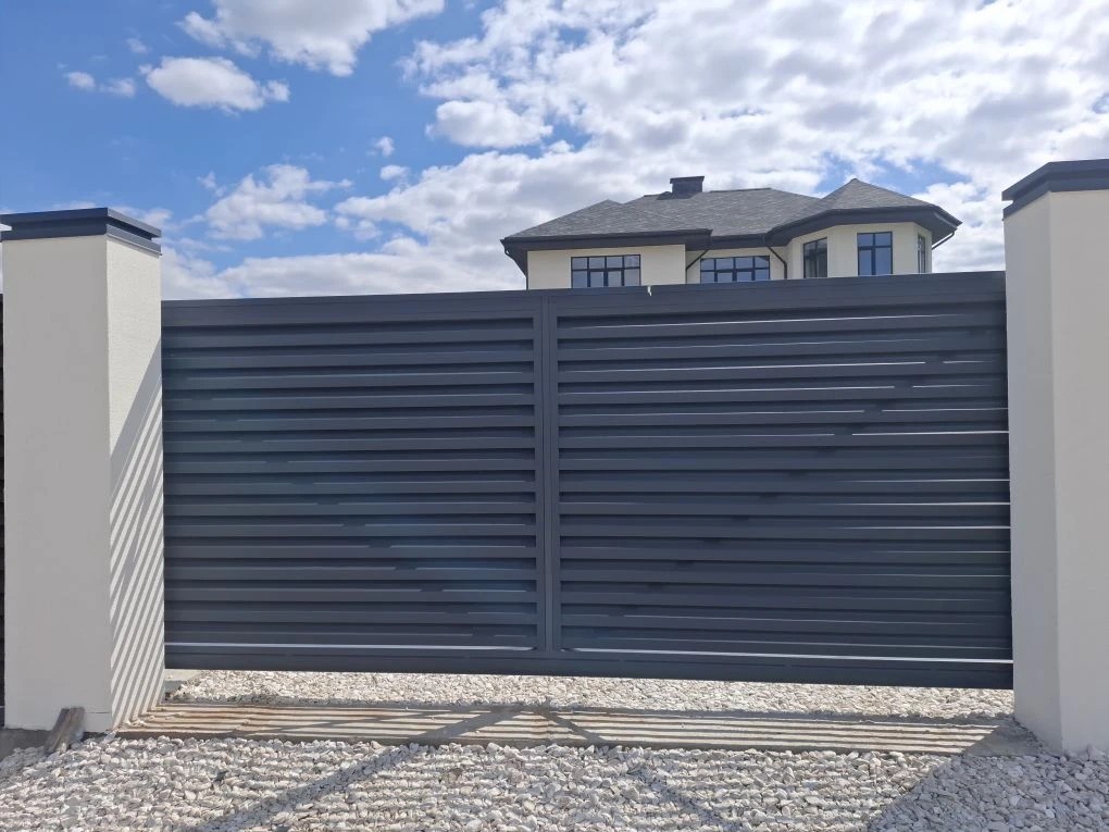 assets/img/vorota-antraczit-gremyachki.jpg